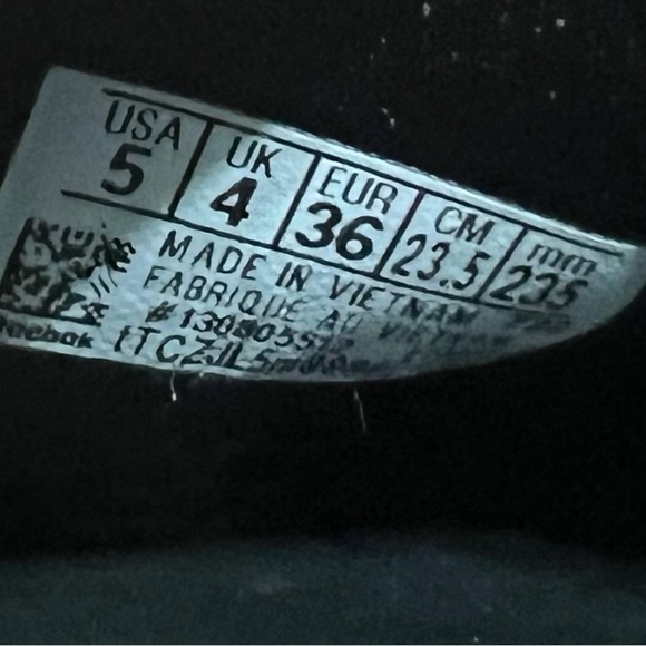 Reebok slides, black/white, great pre-owned condition women’s size 5 - Picture 7 of 8